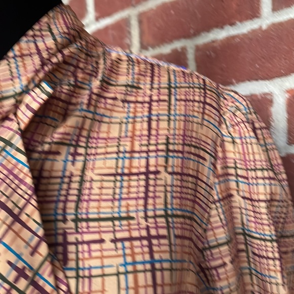 EUC Vintage HALSTON III polyester blouse. Button down with tie at neck. Size 10 - Picture 2 of 10